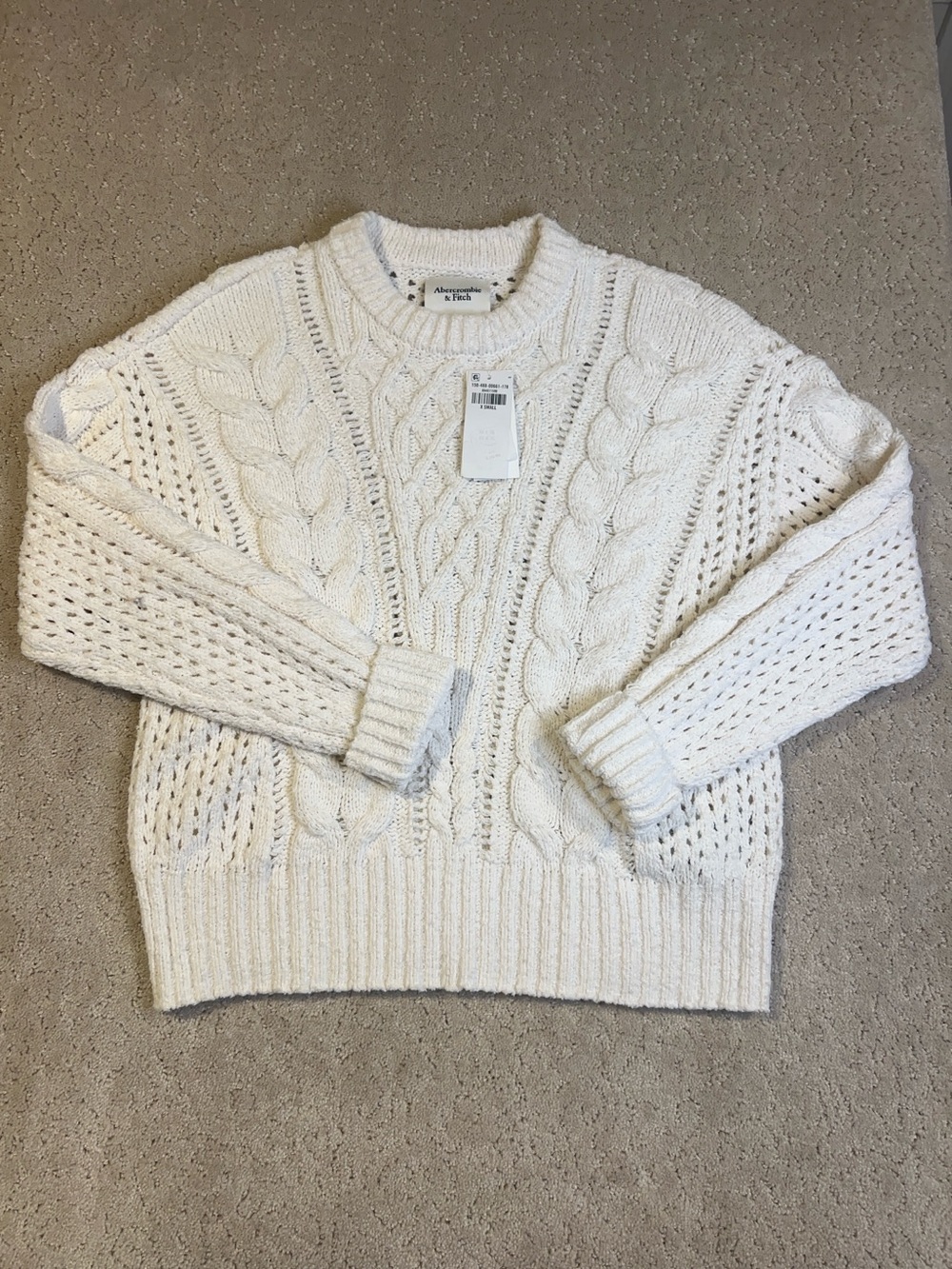 NWT Abercrombie & Fitch women’s Textural Stitch Cable Crew Sweater Cream XS
